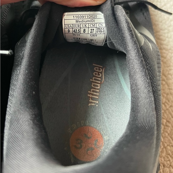 BROOKS ADRENALINE GTS WORKOUT SNEAKERS MENS 9 - Picture 6 of 6